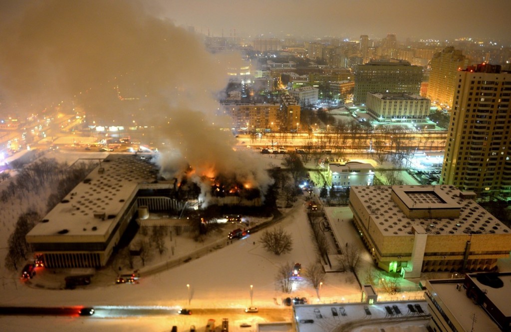 On the site of a fire in the library of the Academic Institute of Scientific Information on Social Sciences, Photo: Sputnik/Vladimir Astapkovich