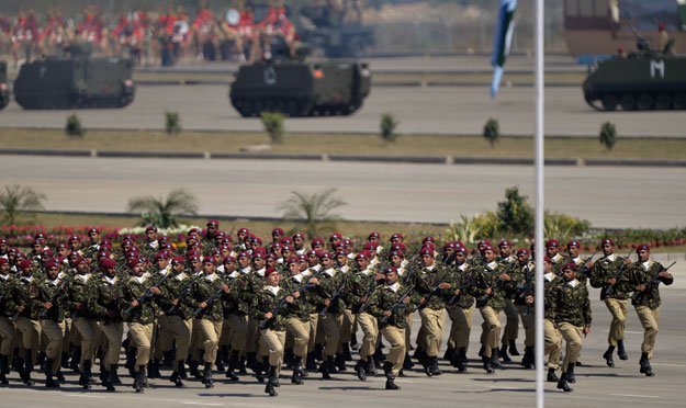 Pakistan Special Services Group (SSG) troops march during the Pakistan Day military parade in Islamabad on March 23, 2015. PHOTO: AFP