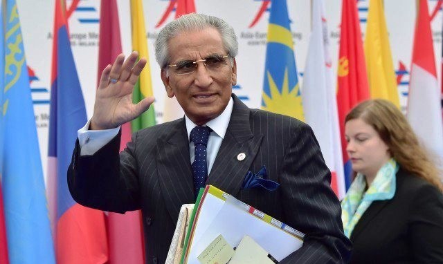 Special assistant to Prime Minister, Syed Tariq Fatemi, arrives to attend the 10th Asia-Europe Meeting (ASEM) on October 16, 2014 in Milan. AFP / Giuseppe Cacace