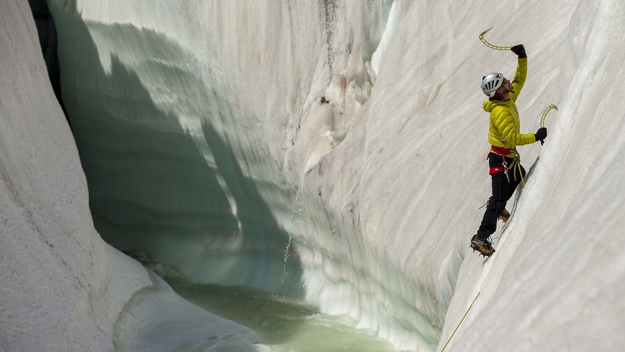 Training climb on the ice features of the Baltoro glacier. PHOTO: DAVID KASZLIKOWSKI