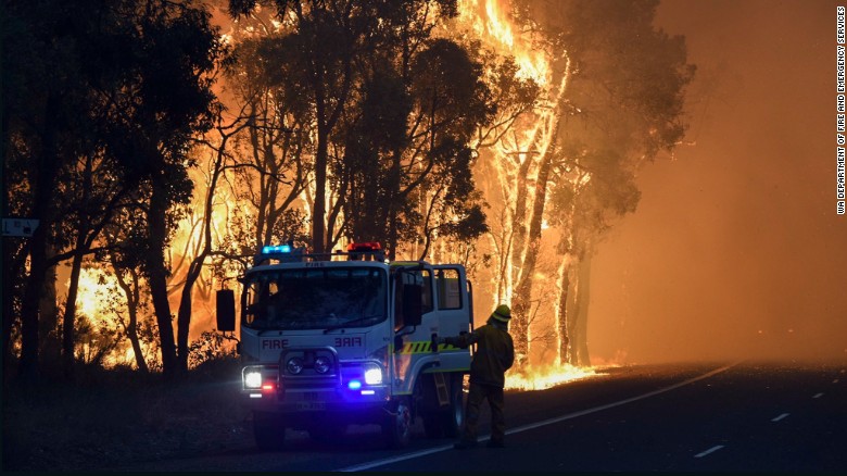 Firefighters battle bushfire in Australia
