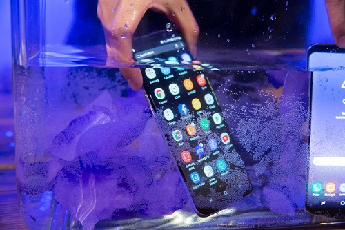 S8 is water and dust resistant