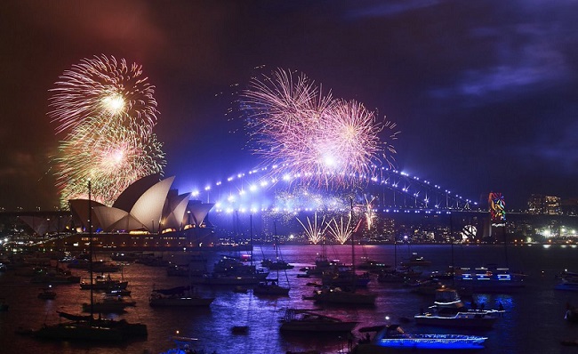 What better way to send off the New Year 2018 in Australia than with rainbow fireworks cascading from Sydney Harbour Bridge