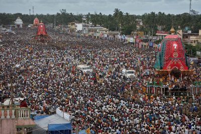 Three chariots of the deities with theShri Gundicha Temple